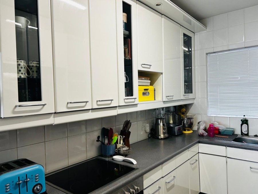 3 Bedroom Property for Sale in Mouille Point Western Cape